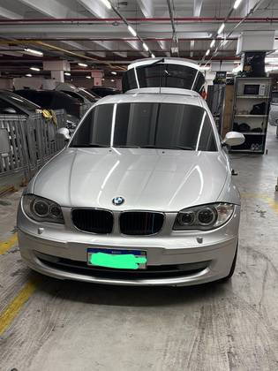 BMW 120i 2.0 TOP HATCH 16V GASOLINA 4P AUTOMÁTICO BMW 120i 2.0 TOP HATCH 16V GASOLINA 4P AUTOMÁTICO